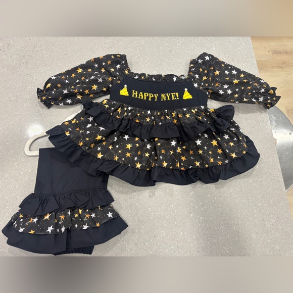 NEW Starry Black and Gold NYE Outfit NEW Starry Black and Gold NYE Outfit